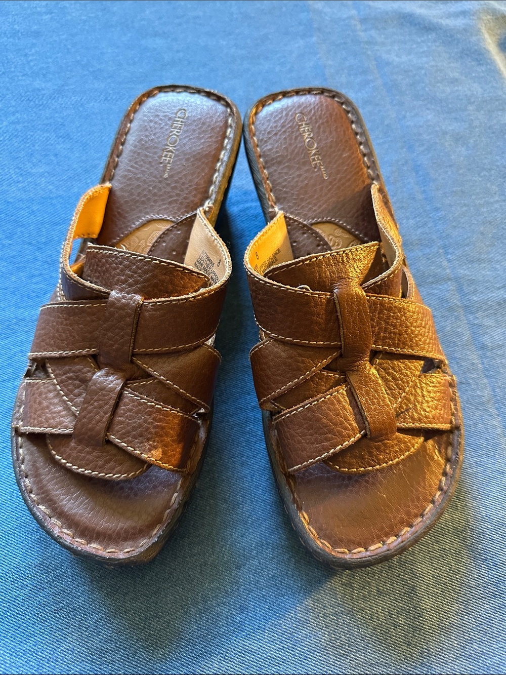 Cherokee Brown Woven Slide Sandals